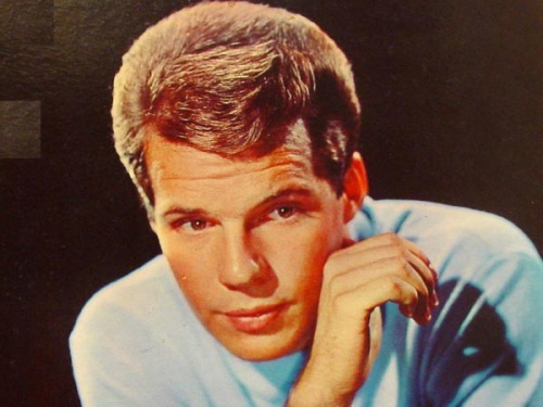 1960s pop singer Bobby Vee dies aged 73