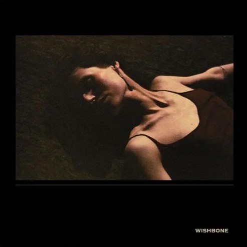 Clara Mann announces new album "Wishbone", and releases lead single