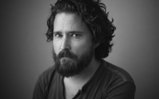 Christopher Paul Stelling Signs To Music Sales