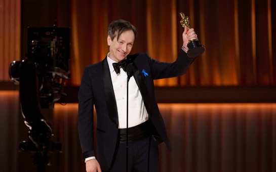  Volker Bertelmann wins Oscar for best film score